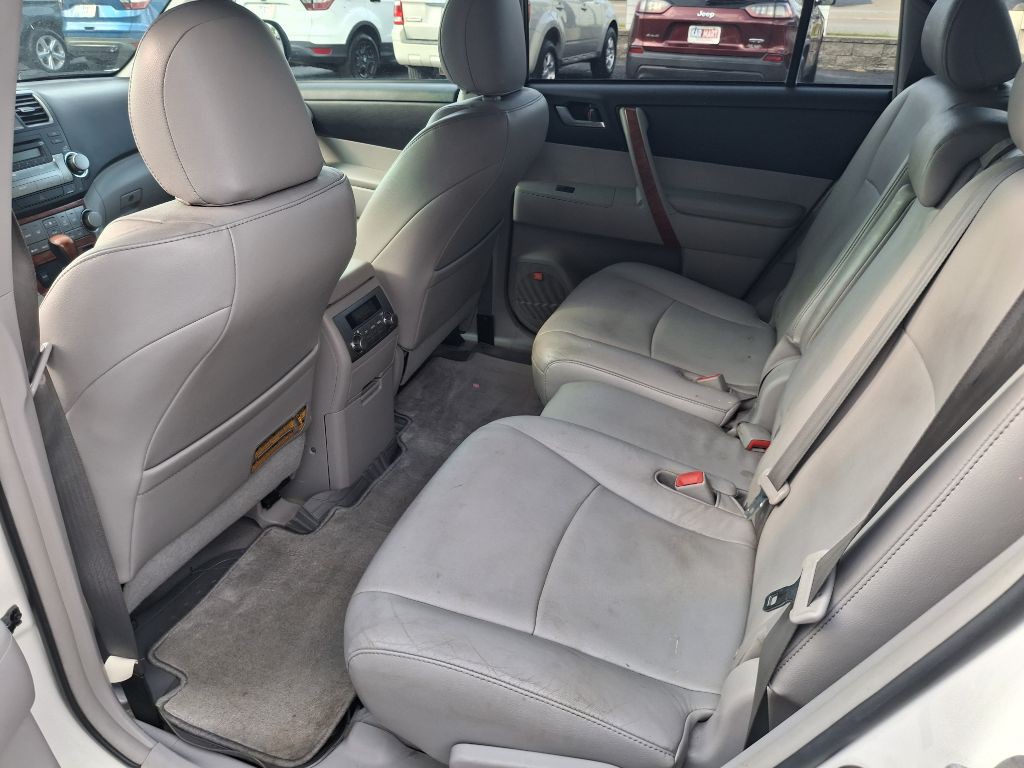 2010 Toyota Highlander Image 10