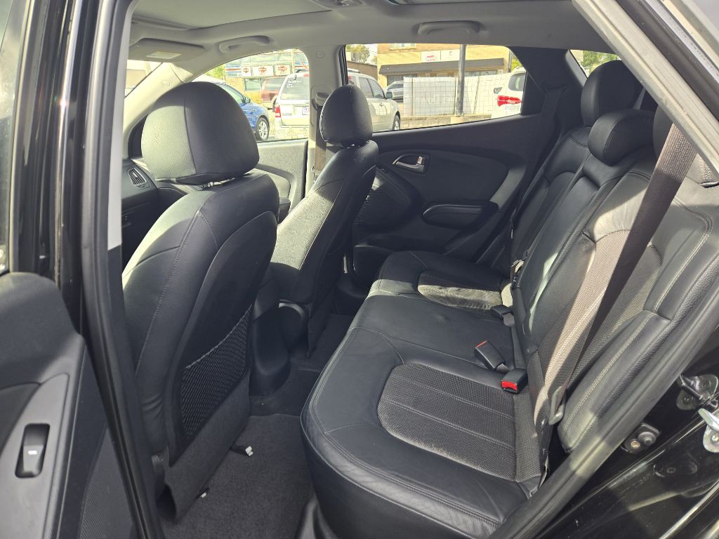 2011 Hyundai Tucson Image 10