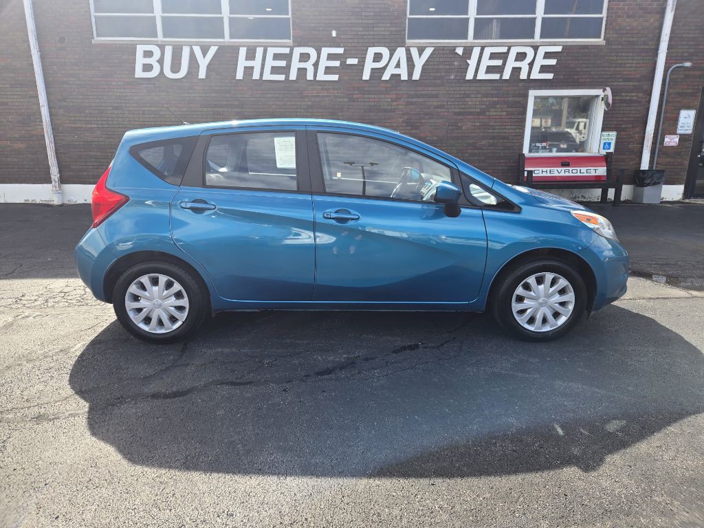2015 Nissan Versa Image 1