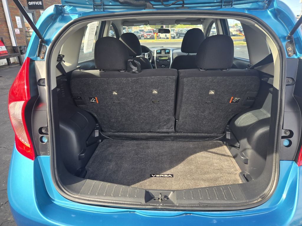 2015 Nissan Versa Image 9
