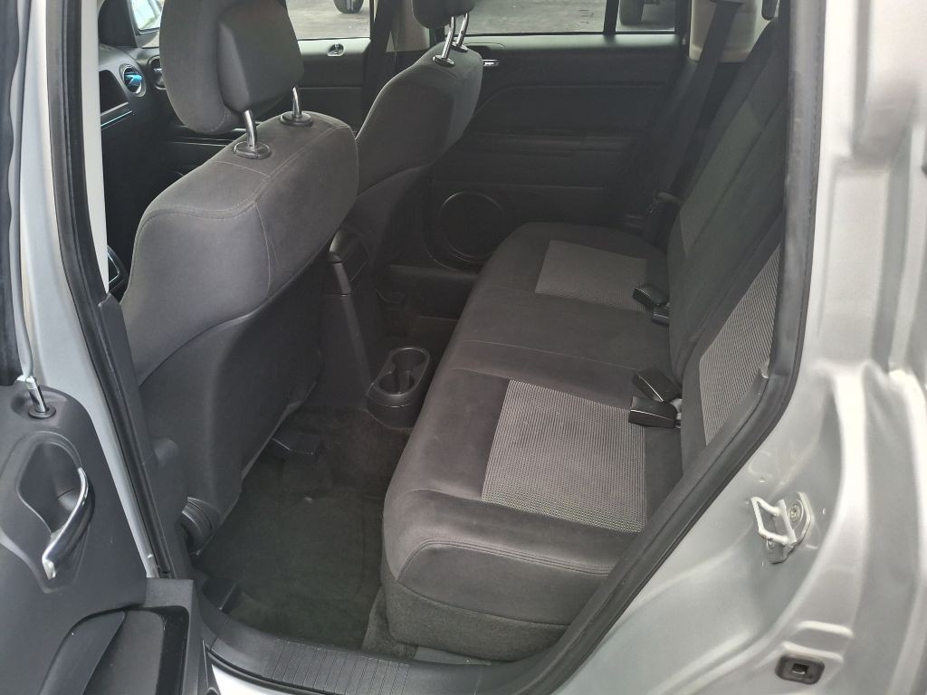 2012 Jeep Compass Image 10