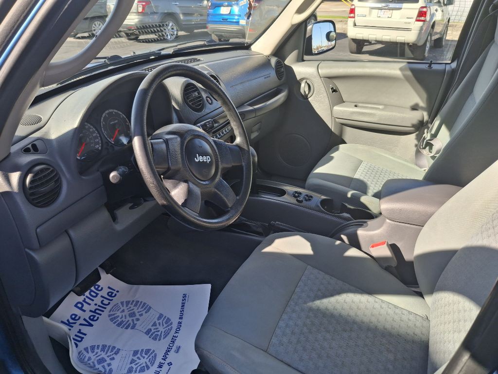 2006 Jeep Liberty Image 8