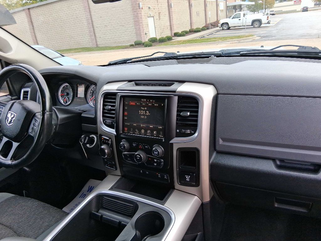 2015 RAM 1500 Image 9