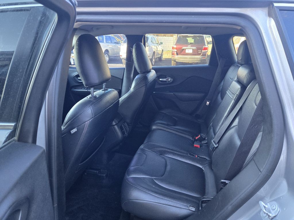 2016 Jeep Cherokee Image 10