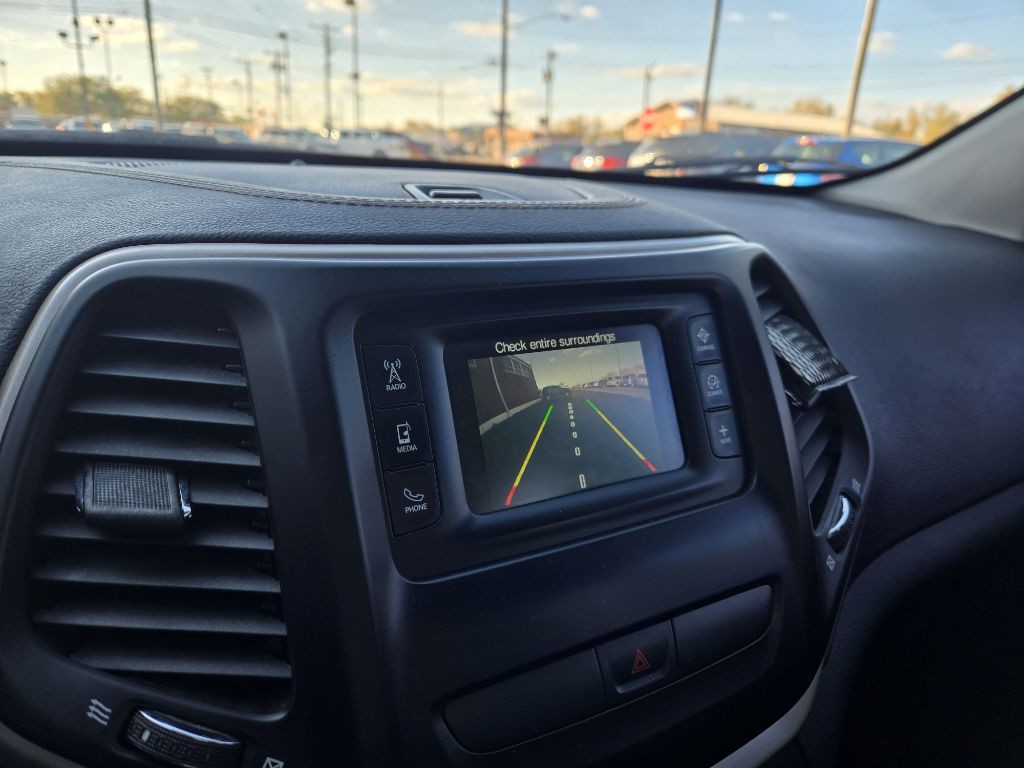 2016 Jeep Cherokee Image 14