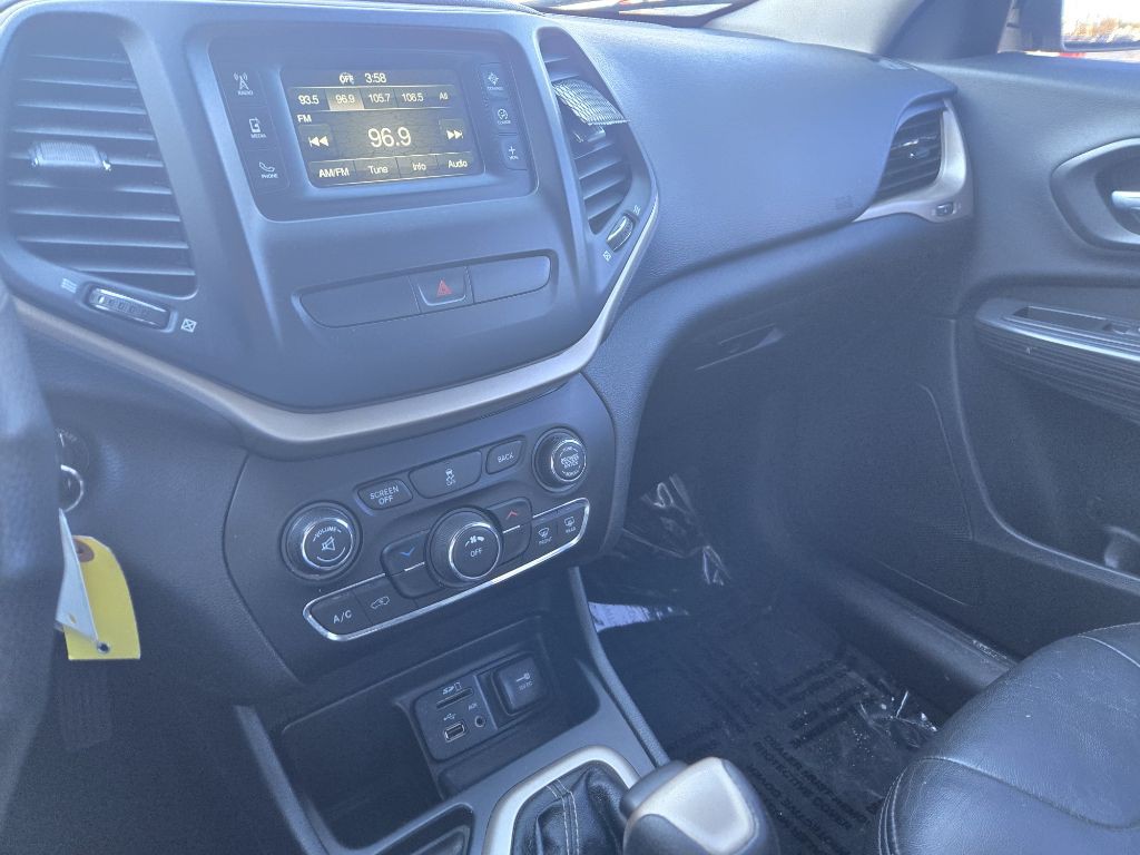 2016 Jeep Cherokee Image 15