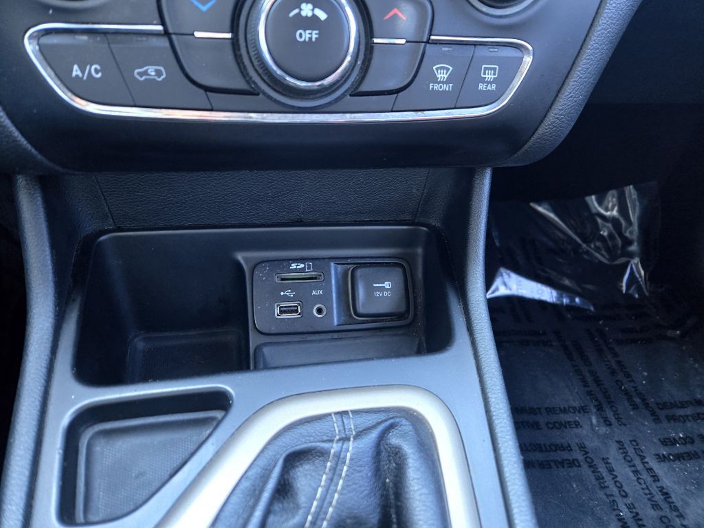 2016 Jeep Cherokee Image 18