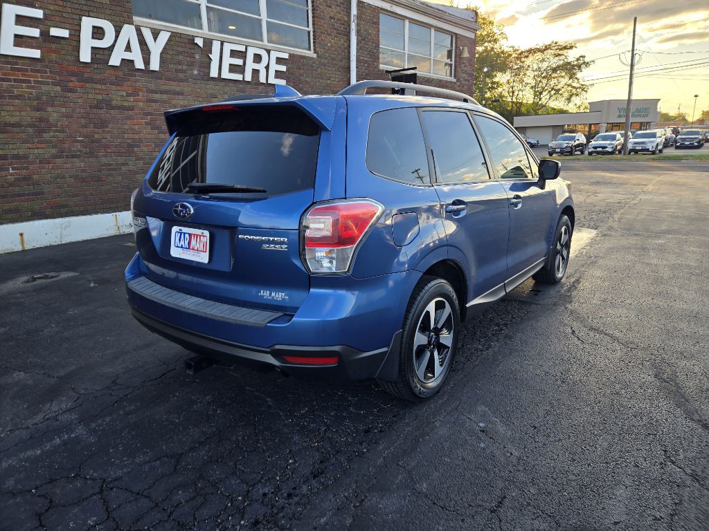 2017 Subaru Forester Image 8