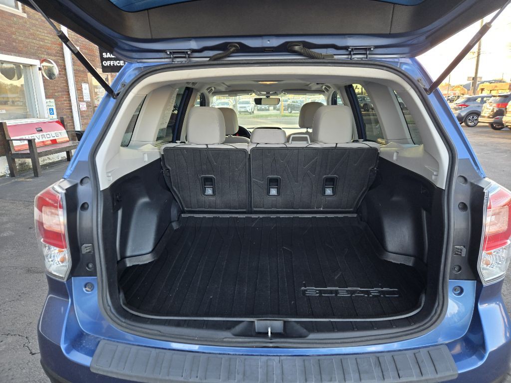 2017 Subaru Forester Image 9