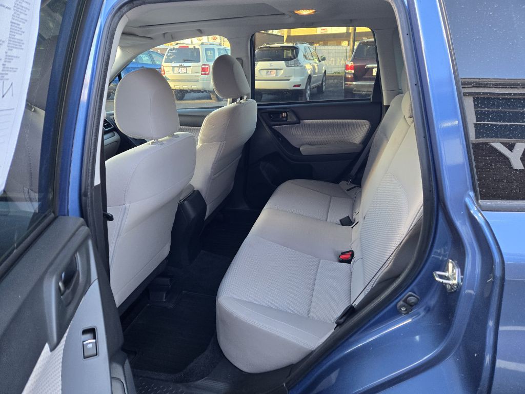 2017 Subaru Forester Image 10