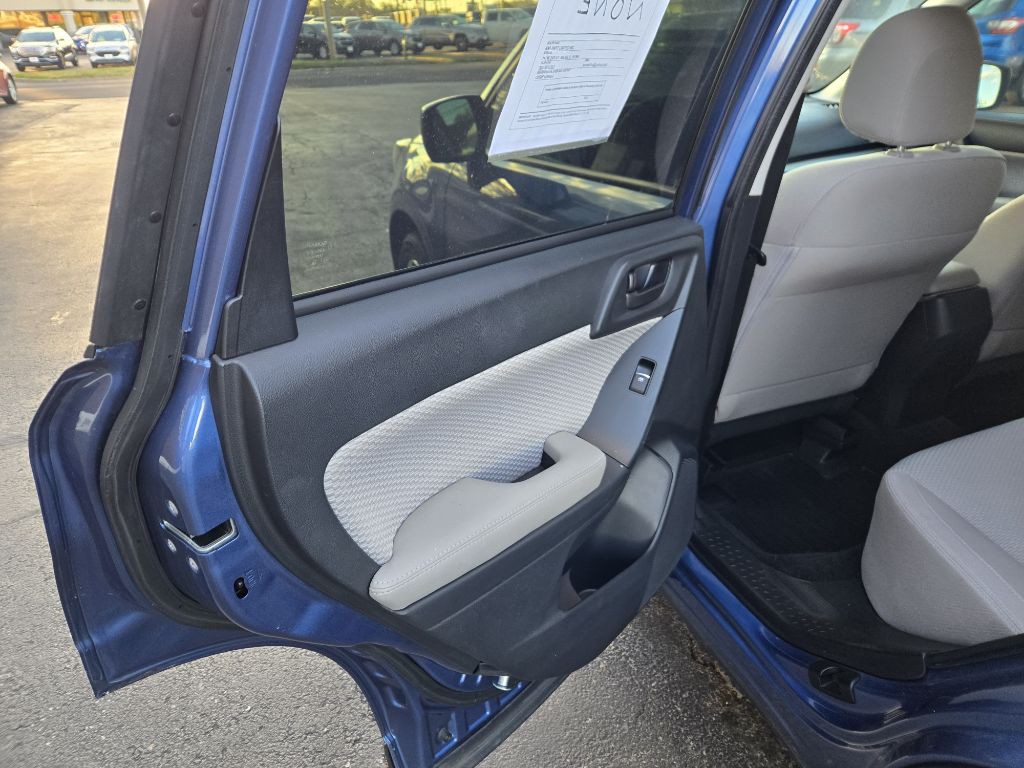 2017 Subaru Forester Image 13