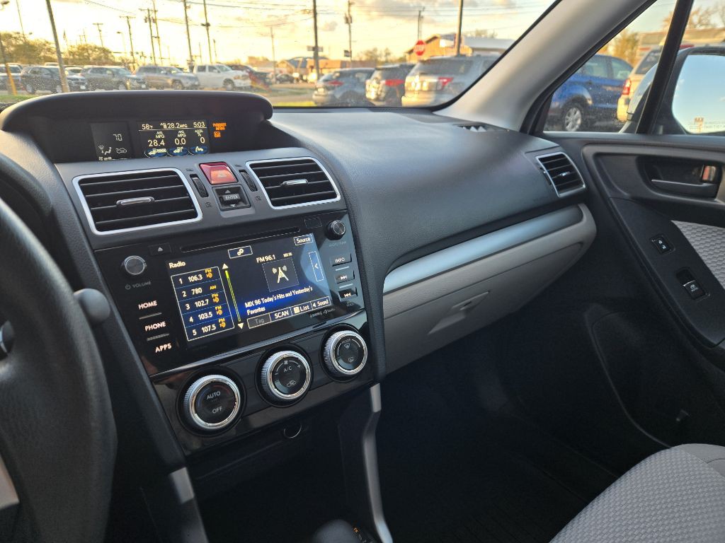 2017 Subaru Forester Image 14