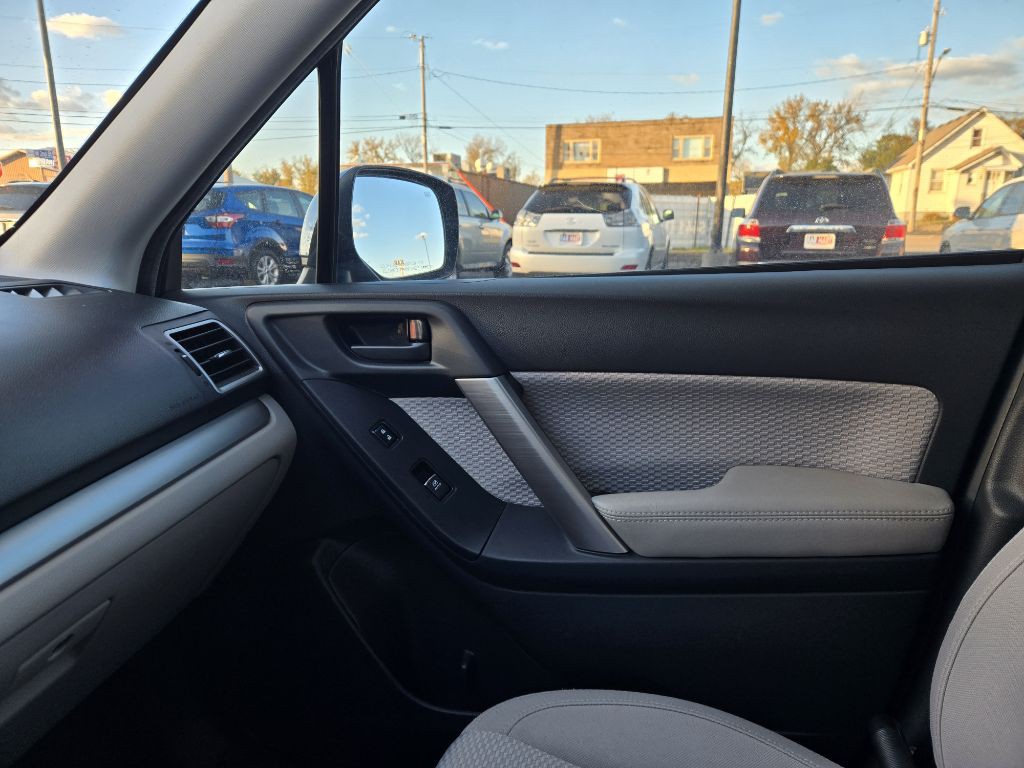 2017 Subaru Forester Image 16