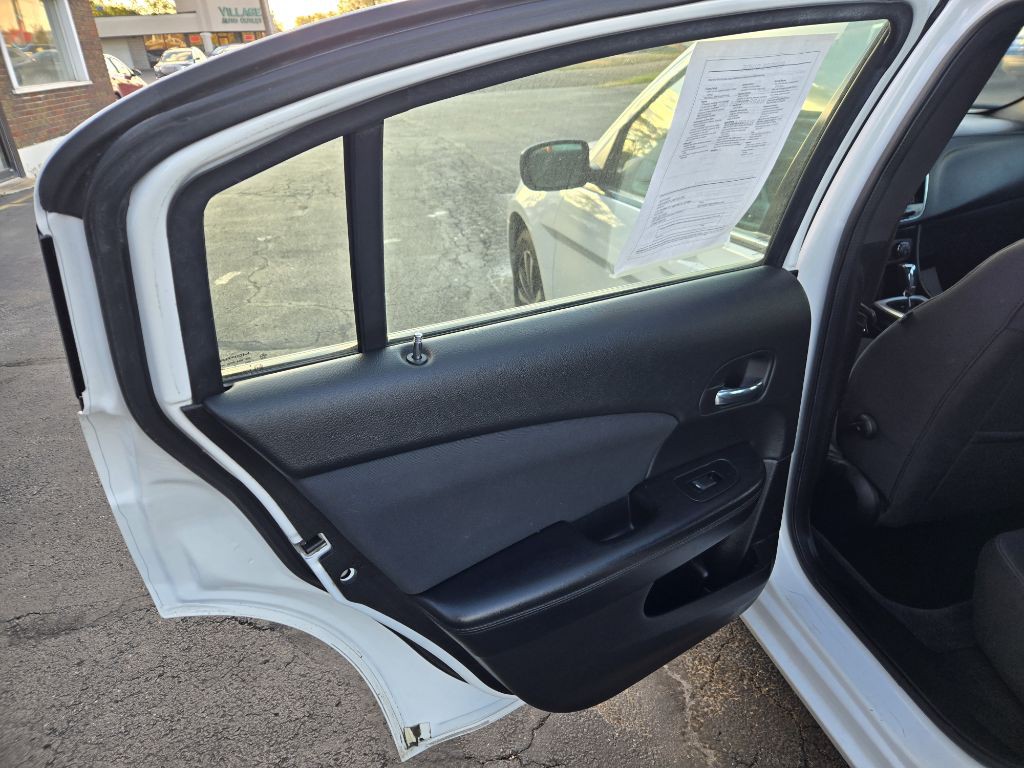 2012 Chrysler 200 Image 10