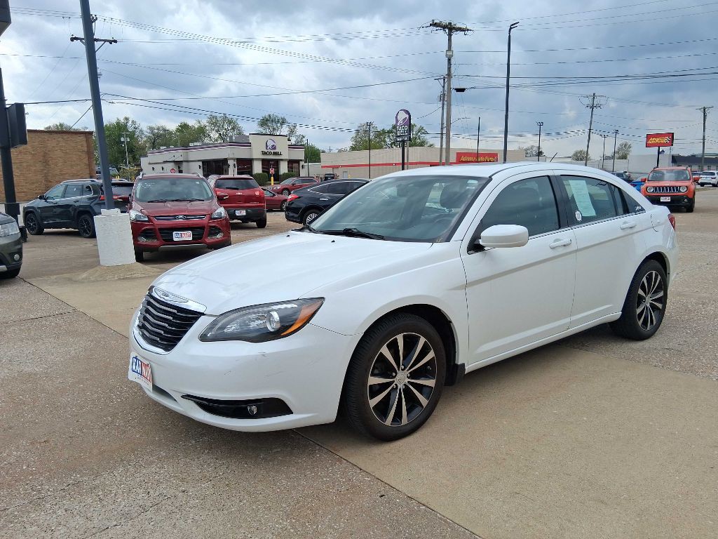 2012 Chrysler 200 Image 3