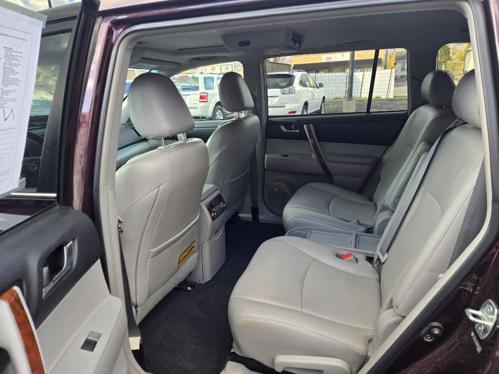 2011 Toyota Highlander Image 10