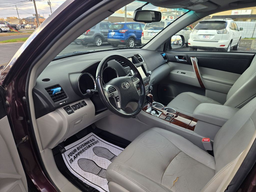 2011 Toyota Highlander Image 12