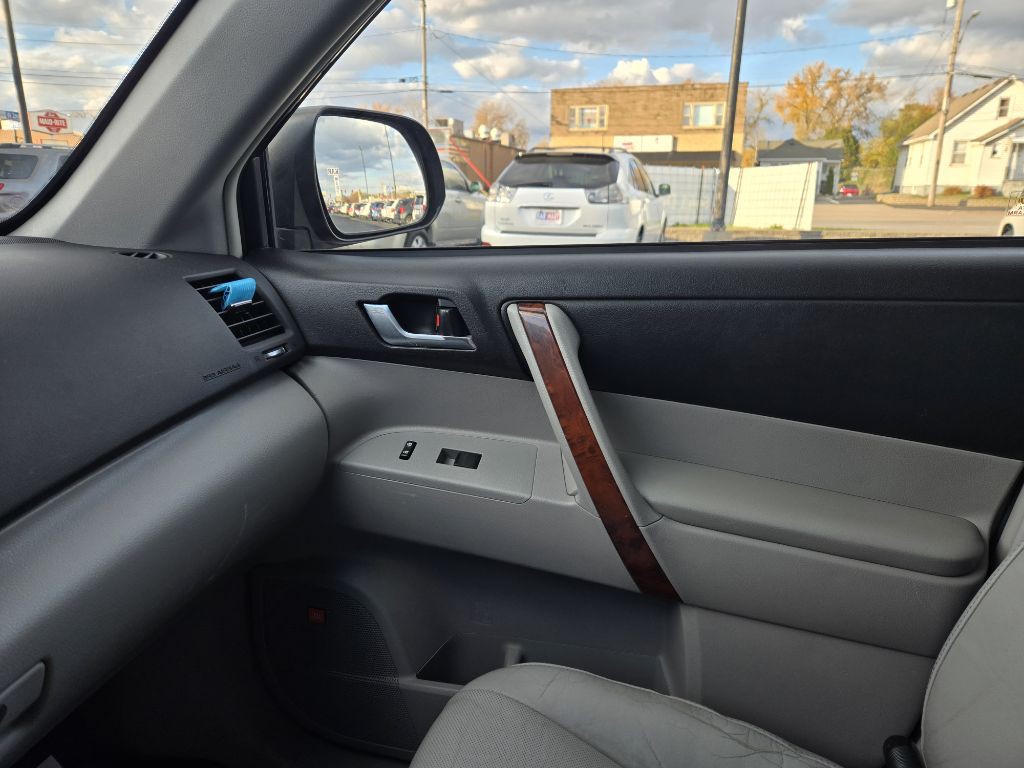 2011 Toyota Highlander Image 17