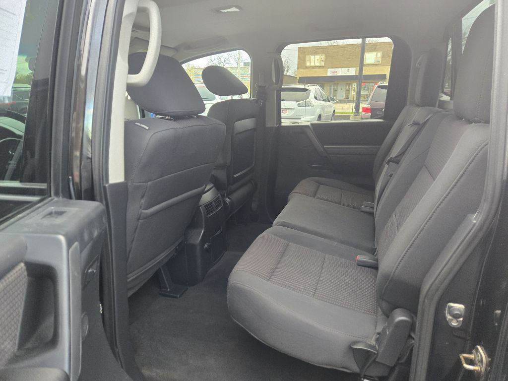 2012 Nissan Titan Image 9
