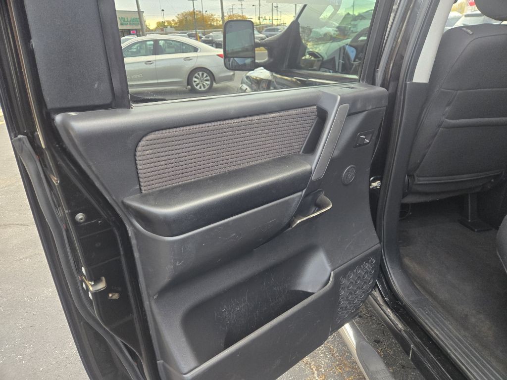 2012 Nissan Titan Image 10