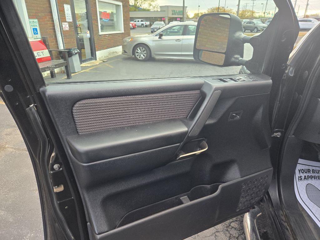 2012 Nissan Titan Image 12