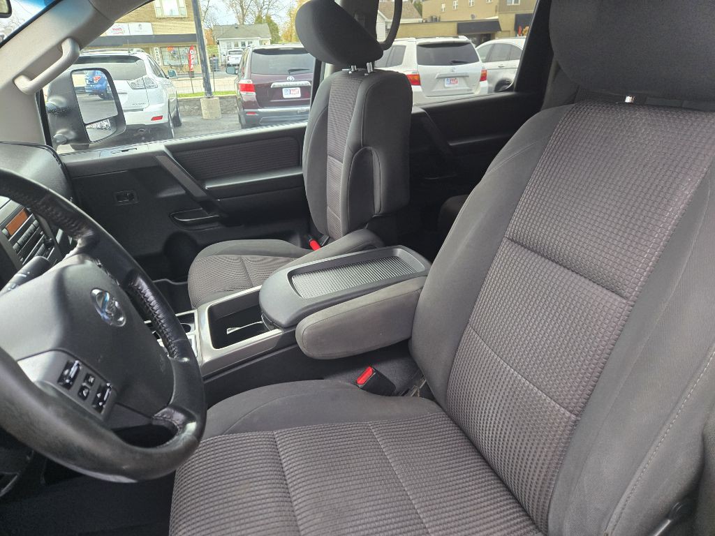 2012 Nissan Titan Image 13