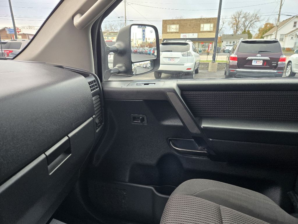2012 Nissan Titan Image 16