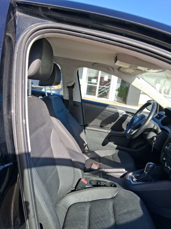 2011 Volkswagen Jetta Image 8