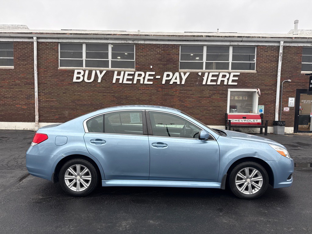 2012 Subaru Legacy Image 1