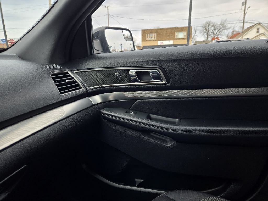 2018 Ford Explorer Image 17
