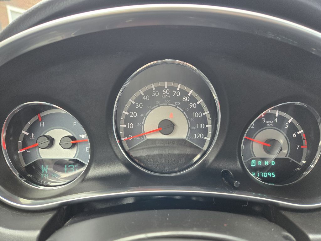 2012 Chrysler 200 Image 13