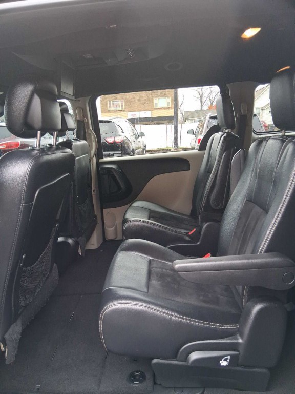2017 Dodge Grand Caravan Image 12