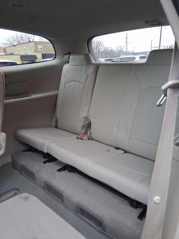 2016 Buick Enclave Image 11