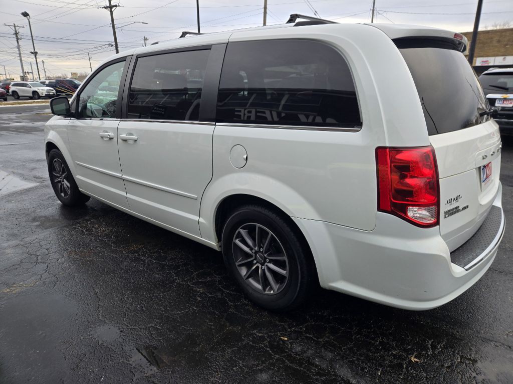2017 Dodge Grand Caravan Image 5