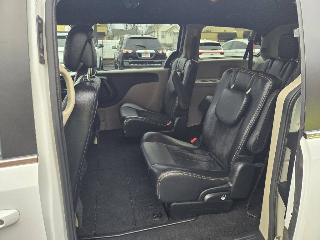 2017 Dodge Grand Caravan Image 9