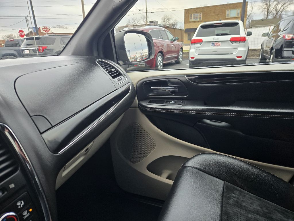 2017 Dodge Grand Caravan Image 14