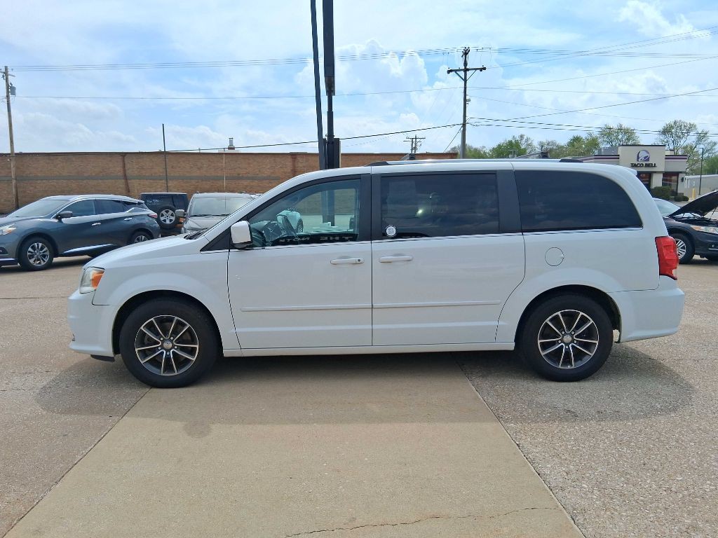 2017 Dodge Grand Caravan Image 2