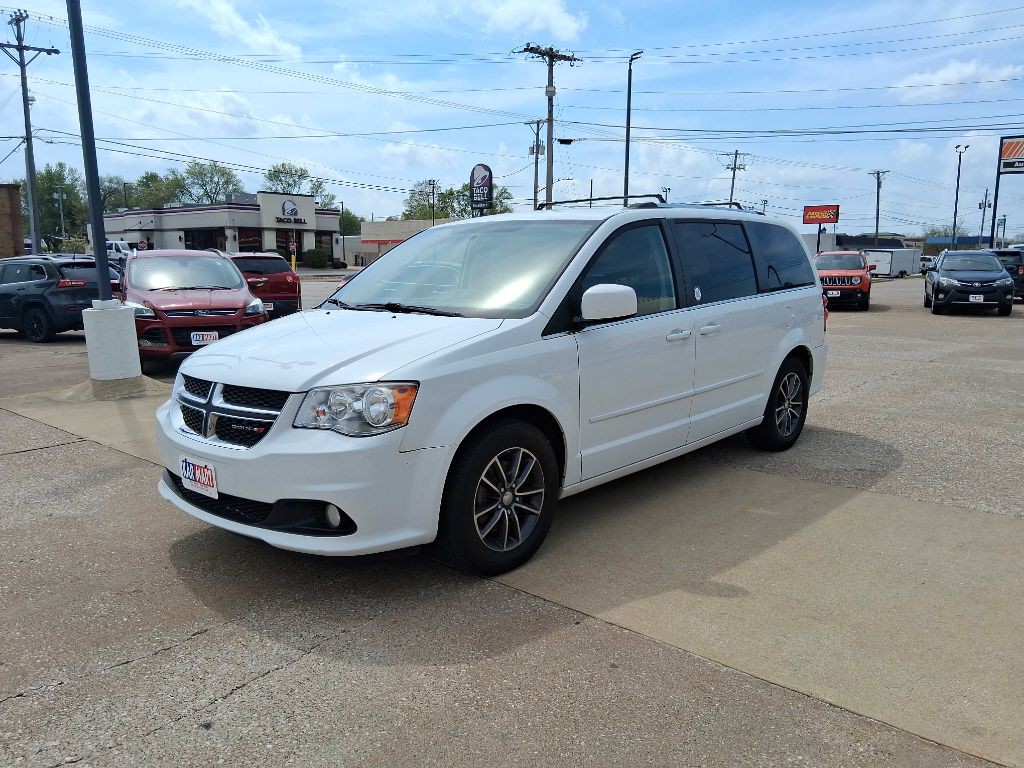 2017 Dodge Grand Caravan Image 3