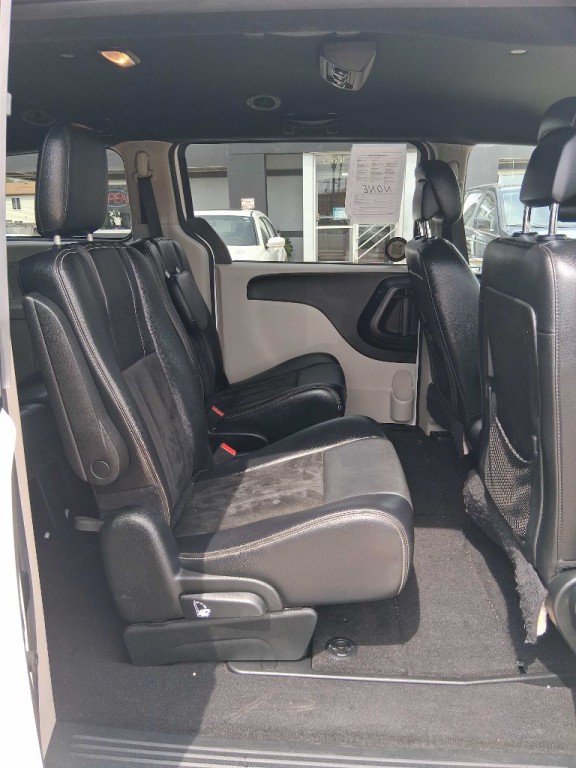 2017 Dodge Grand Caravan Image 9