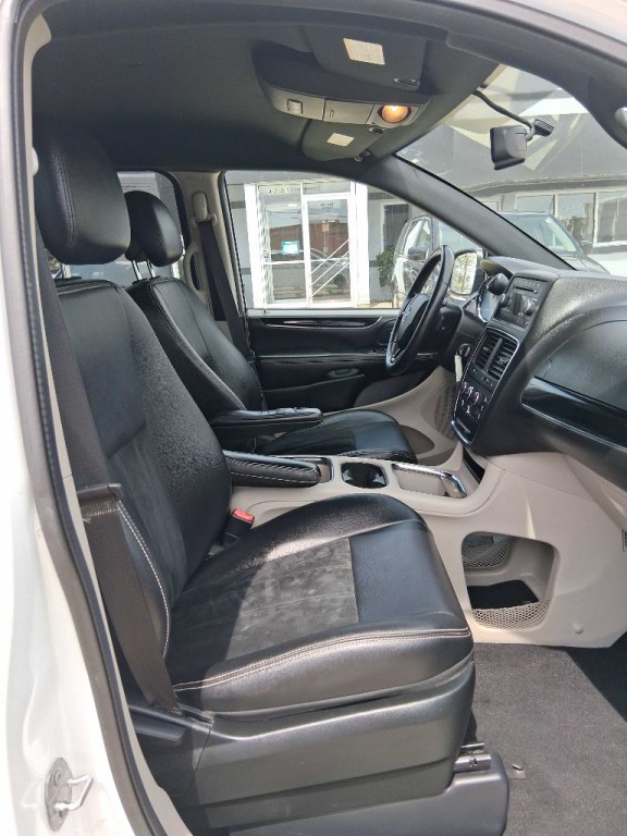 2017 Dodge Grand Caravan Image 10