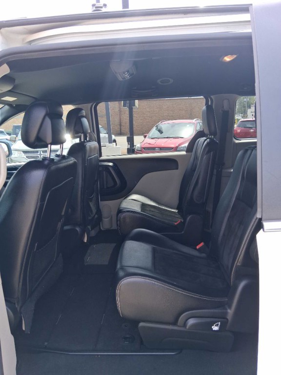 2017 Dodge Grand Caravan Image 13