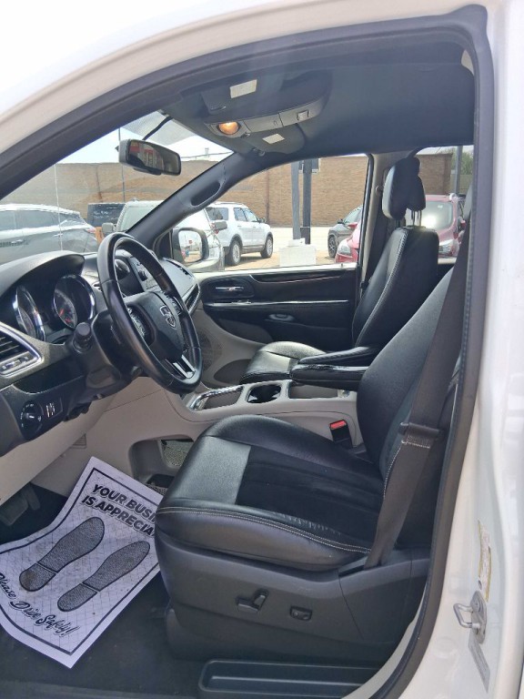 2017 Dodge Grand Caravan Image 14