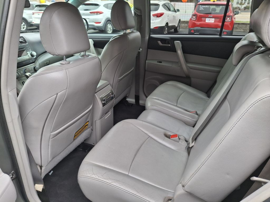 2012 Toyota Highlander Image 10