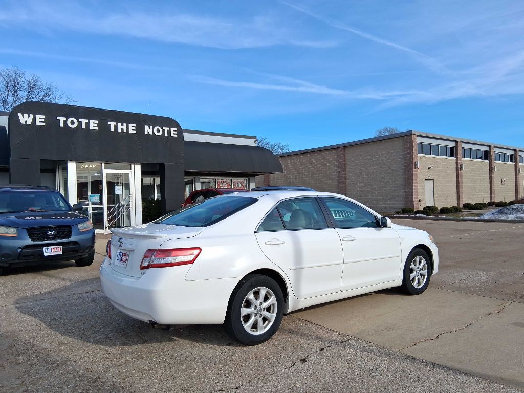 2011 Toyota Camry Image 5