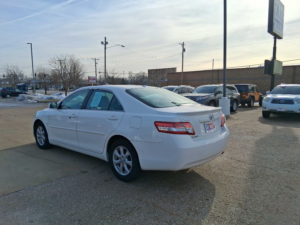 2011 Toyota Camry Image 6