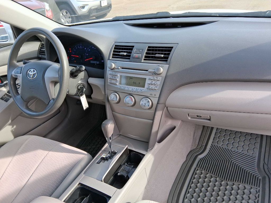 2011 Toyota Camry Image 9