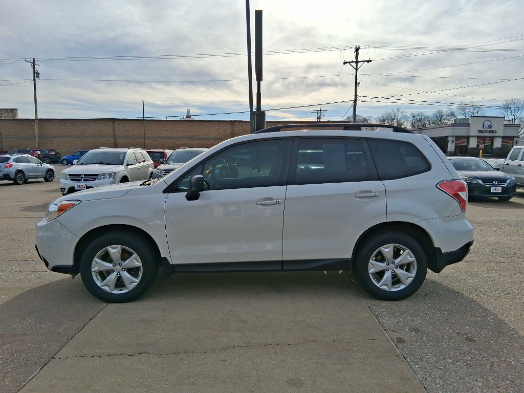 2016 Subaru Forester Image 2
