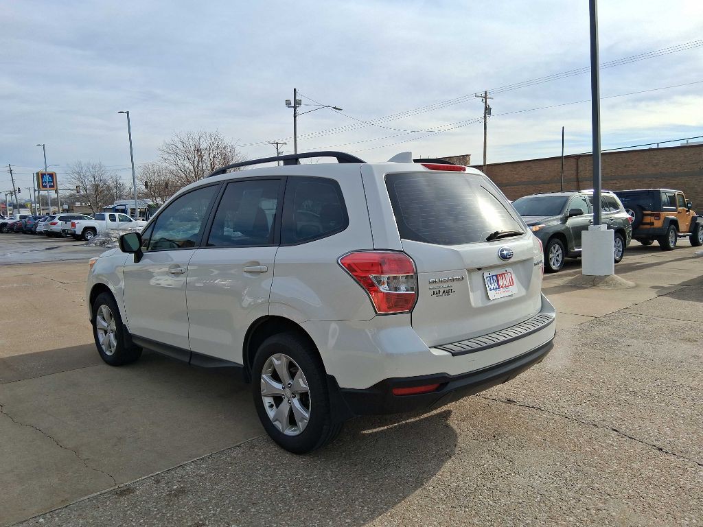 2016 Subaru Forester Image 6