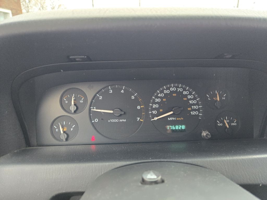 2002 Jeep Grand Cherokee Image 13