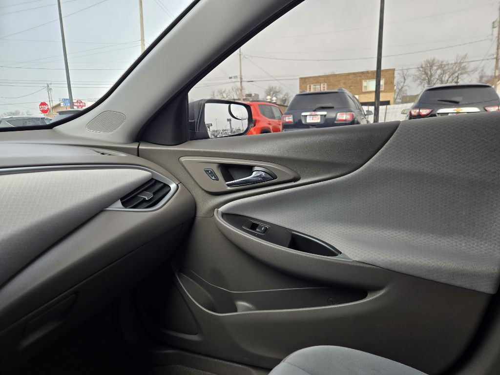 2016 Chevrolet Malibu Image 15